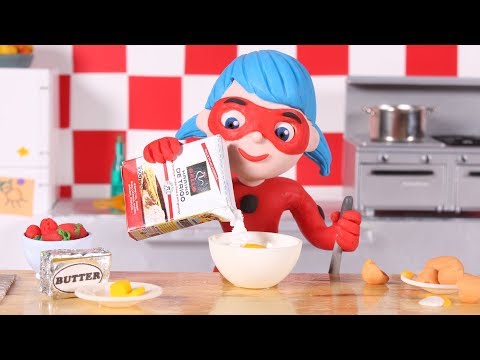 FUNNY KIDS & LADYBUG DECORATE A BDAY CAKE ❤ Play Doh Cartoons For Kids