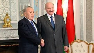 Лукашенко и Назарбаев обмениваются мнениями о перспективах создания ЕАЭС