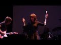 Katey Sagal sings Free Falling