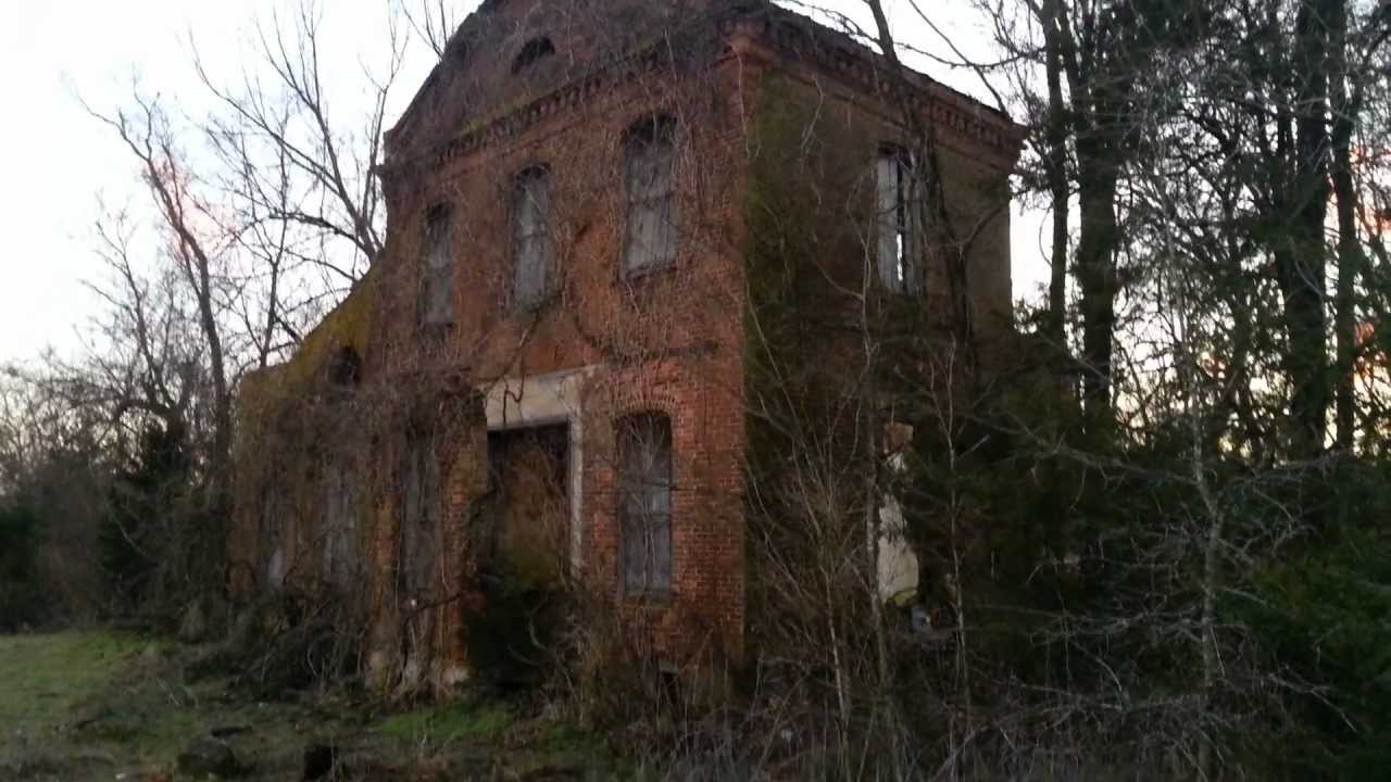 Old railroad building in Irondale Missouri. - YouTube