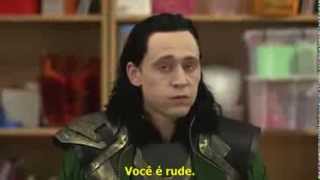 Loki conversando com crianças