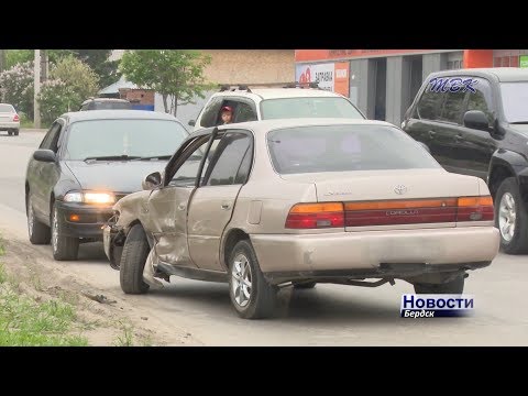 Прижало рулём к сидению – ДТП в Бердске Прижало рулём к сидению – ДТП в Бердске