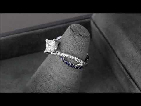 Помолвочное кольцо из белого золота с бриллиантом «Принцесса» и сапфирами