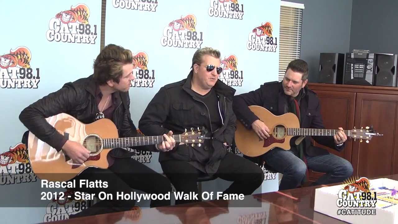 Rascal Flatts - These Days (Acoustic) - YouTube