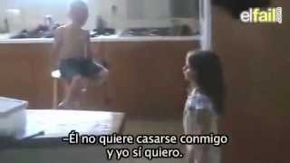 Niño llorando porque niña se quiere casar con el - Little Boy Doesn't Want to Get Married