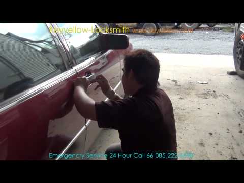 Locksmith Unlock A Car Door Mercedes Benz 600 SEL W140 Keyyellow 