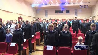 Бердские полицейские накануне своего профессионального праздника принимали поздравления и получали награды