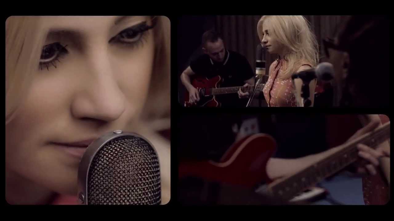 Pixie Lott - Wake Me Up [Live at The Pool] - YouTube