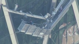 Hearst Tower rescue: Window washers left dangling 45 storeys up for 90 minutes after platform breaks