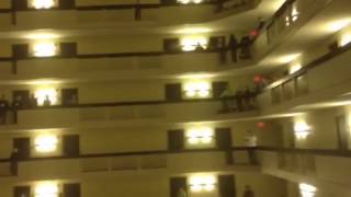 1,000 High School Students Sing US National Anthem on 18 Floors of Hotel