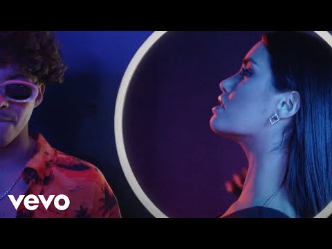 Lali - 100 Grados ft. A.CHAL Lali - 100 Grados ft. A.CHAL