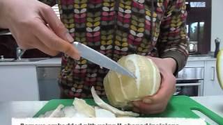 How to peel a pomelo like an expert