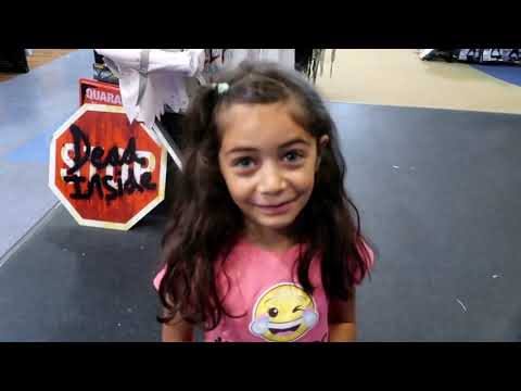 Spirit Halloween store tour animatronics costumes and decorations Hzhtube kids Fun vlog