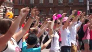 Mojo Géant à Toulouse  - FLASH-MOB Place du Capitole