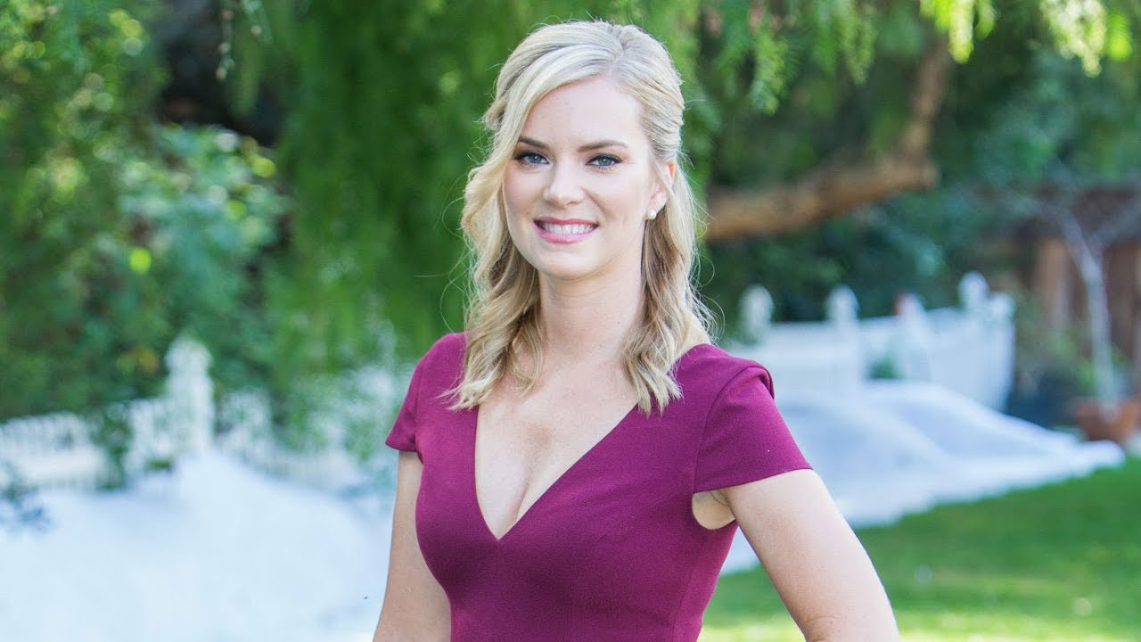 INTERVIEW: Actress CINDY BUSBY Joy For Christmas \u0026 Toying With The Hol...