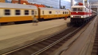 E-Lok Baureihe 212/243 Weiße Lady Spur 0 im Verkehrsmuseum Dresden