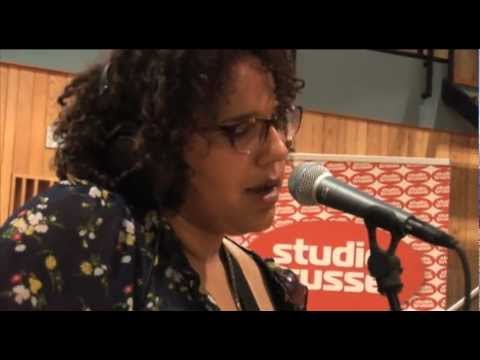 Studio Brussel: Alabama Shakes - Hold On - YouTube