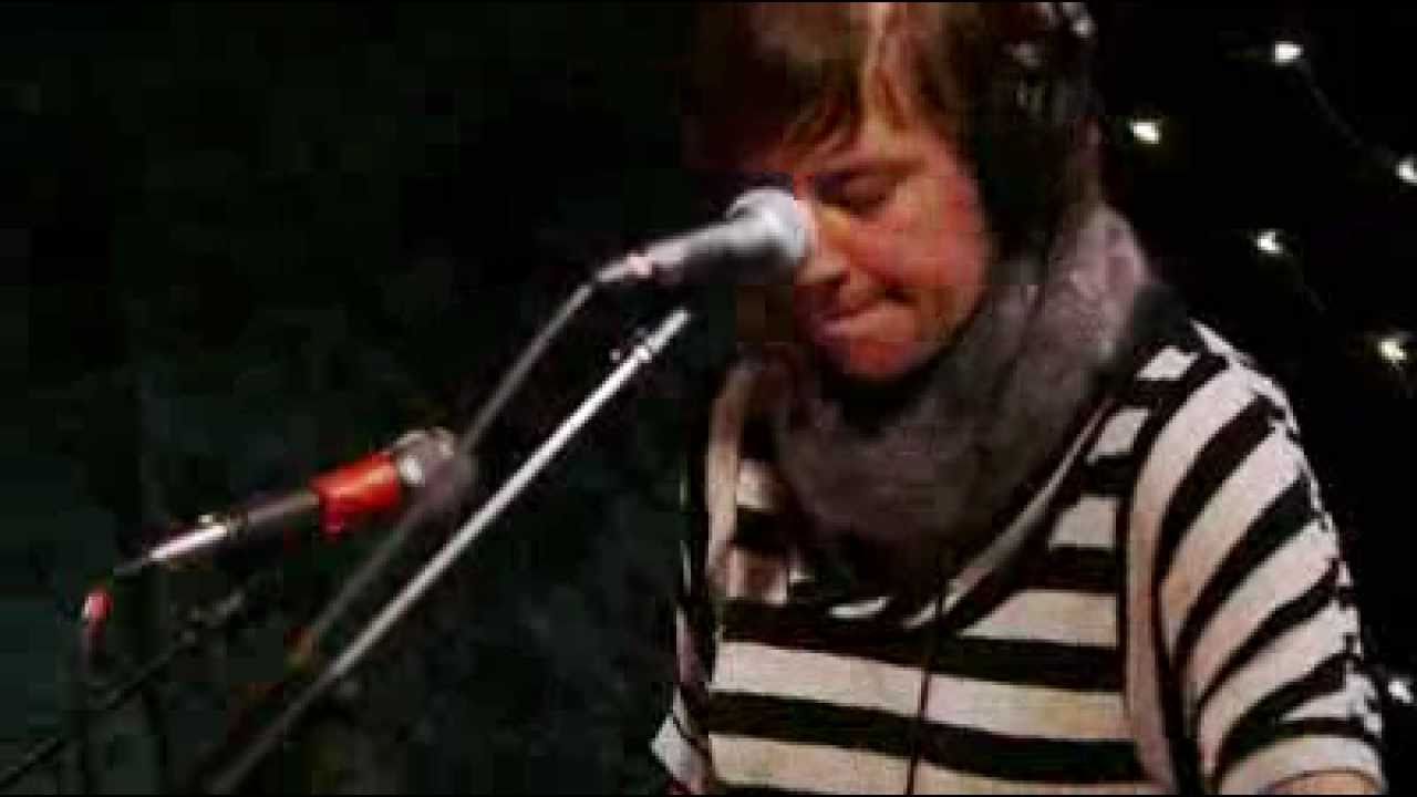 tUnE-yArDs - Gangsta (Live on KEXP) - YouTube