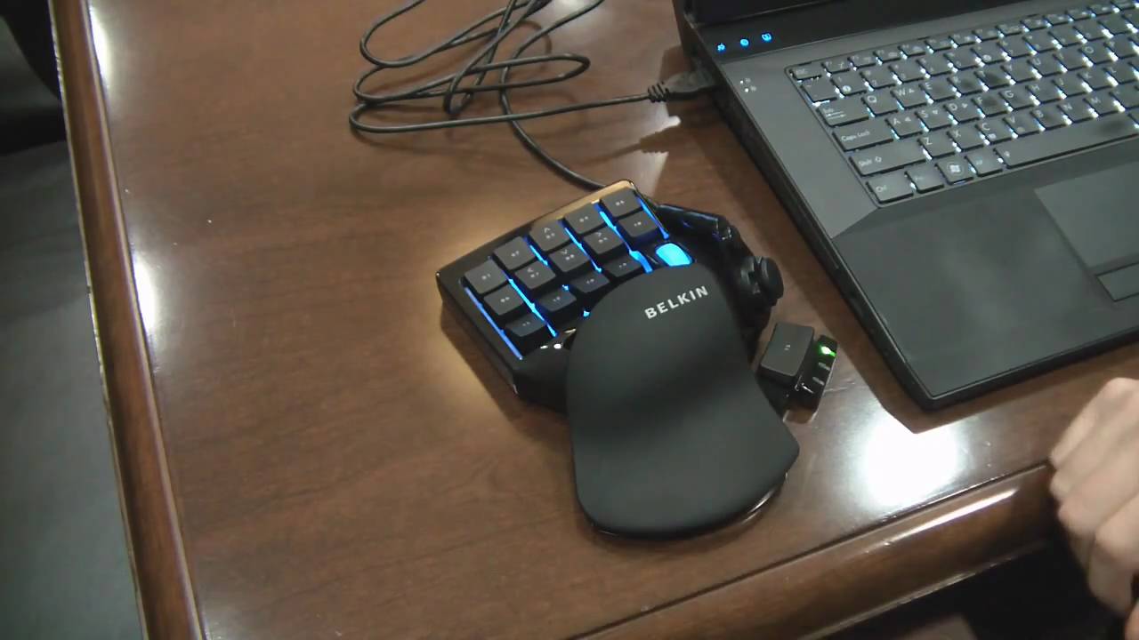 Razer Nostromo & Belkin N52TE Review - YouTube