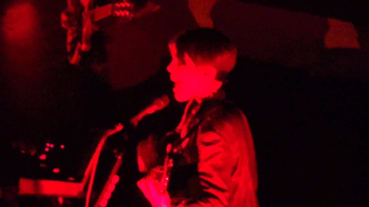 Tegan and Sara- Walking With A Ghost - YouTube