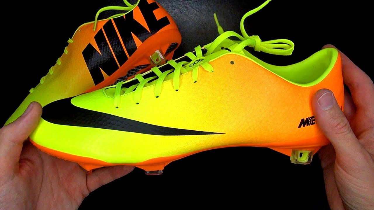 Cristiano Ronaldo Boots: Nike Mercurial Vapor 9 Unboxing by freekickerz