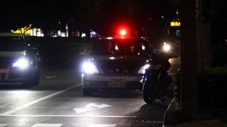 警視庁 第８方面交通機動隊 ゼロクラウン 覆面パトカー　赤色灯点灯し目の前でUターン！