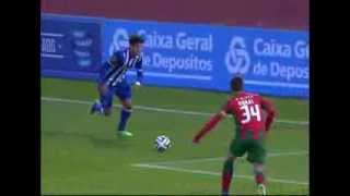 Drible de Gonçalo Paciência no FC Porto B-Marítimo B