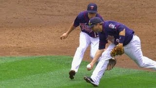 Dozier makes sensational barehanded play on the run