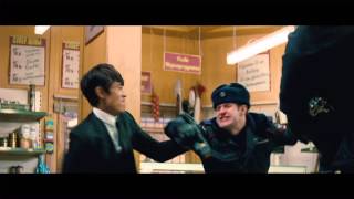 Red 2 - Movie Clip 2 [Convenience Store Fight]