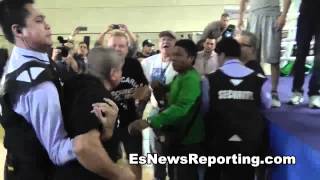 Freddie Roach Attacks Garcia and Team Rios During Workout Goes Racist On Mexicans - esnews