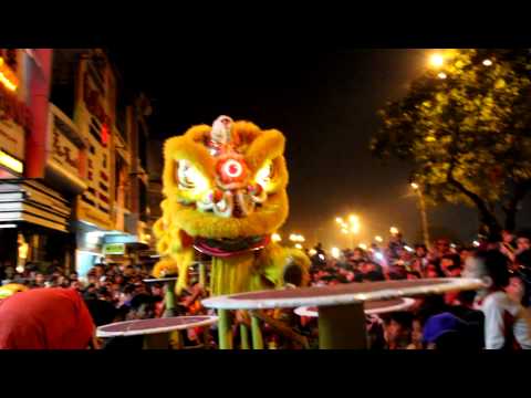 Mua+Lan+Trung+Quoc Mua Lan Trung Quoc - Mua lan Trung thu- Đoàn lân sư rồng THÁI N