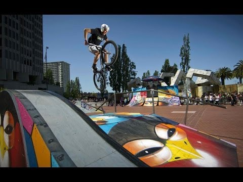 Fixed gear bike jam on colorful features - Red Bull Ride + Style 2014 Fixed gear bike jam on colorful features - Red Bull Ride + Style 2014