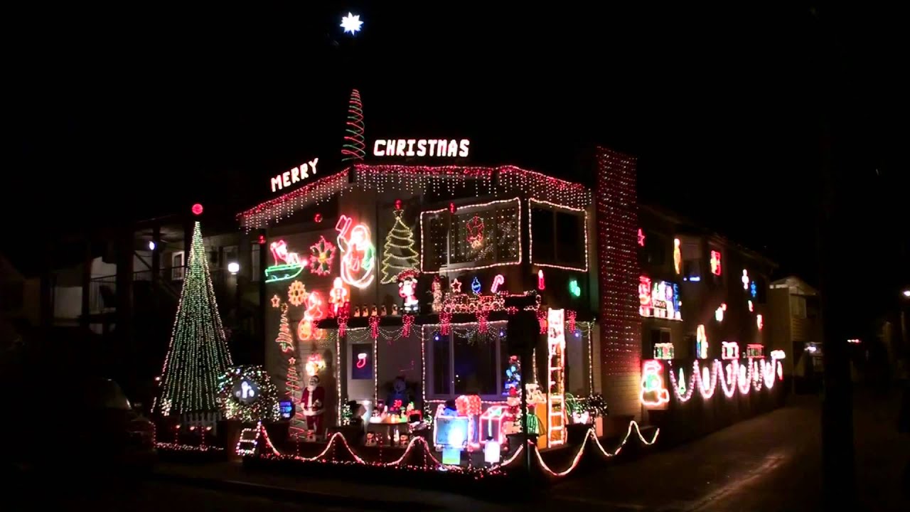 Balboa Island Christmas Lights 2021