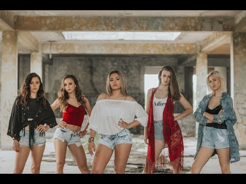 MERI ANDRAKOVIĆ - NIJE KRIVA MUZIKA MERI ANDRAKOVIĆ - NIJE KRIVA MUZIKA