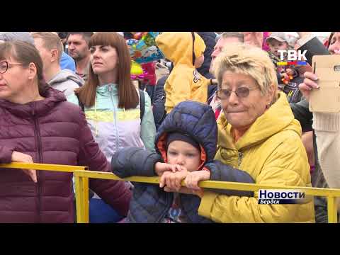 Праздник повсюду: для жителей микрорайона у ДК «Родина» организовали праздничный концерт, мастер-классы и выставки Праздник повсюду: для жителей микрорайона у ДК «Родина» организовали праздничный концерт, мастер-классы и выставки