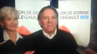 François Legault de la CAQ qui dit à sa blonde de se taire juste avant la conférence de presse