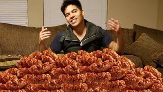 100 Chicken Wings in 10 Min CHALLENGE!