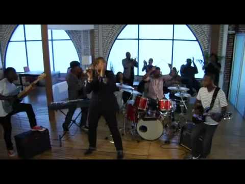 Isaac Carree In The Middle - YouTube