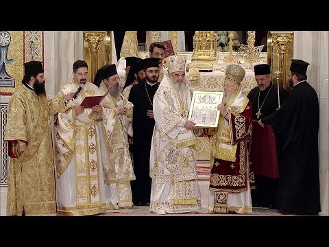 Download Sfânta Liturghie la sfințirea altarului Catedralei Naționale din București