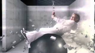 Betty White spoofs Miley Cyrus' Wrecking Ball video in new promo