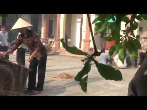 Dân xã Liên Hiệp, huyện Phúc Thọ, Hà Nội chiếm UBND xã
