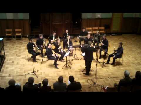 Piet Kee - Performance for organ and 12 saxophones