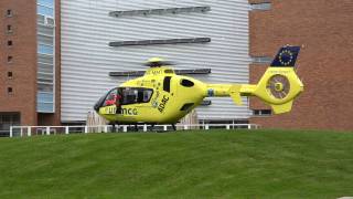 Aankomst traumaheli bij Friesland College Leeuwarden