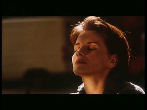 Trois Couleurs : Bleu (1993) Trailer