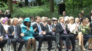 Dutch Queen Maxima sings Redemption Song from Bob Marley