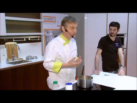 Parce que la plupart des grands (et petits) chefs ont oublié pourquoi ils cuisinent. ... "La jouissance d'un savoir faire gastronomique n'est entière que s'il est mis au service d'une démarche Humaine" Nicola ANDRE. L'épice magique.