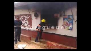 Video: Atacan e incendian miscelánea en Acapulco