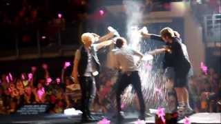 (Water Splashing Version) V.I.U - Beast - AIA K-POP Live in KL