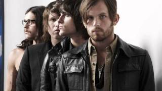 Kings Of Leon Dancing On My Own (BBC Radio 1 Live Lounge 10/09/2013)