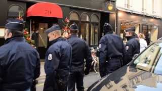 Manif Mères Veilleuses rue St Dominique charge et encercler par forces de l'ordre "police"